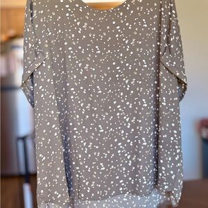 Relaxed Dot-Print Women’s Top in Taupe